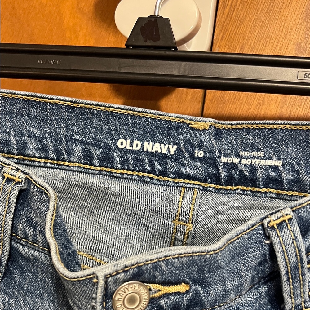 Old Navy Women's Straight Leg Blue Jeans - Picture 2 of 4